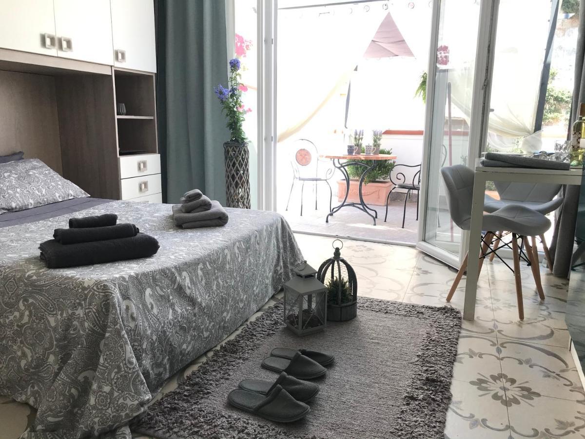 B&B Le Statuine guest house Barletta Extérieur photo