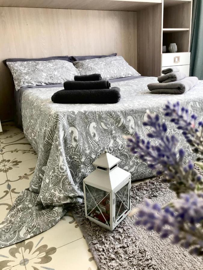 B&B Le Statuine guest house Barletta Extérieur photo