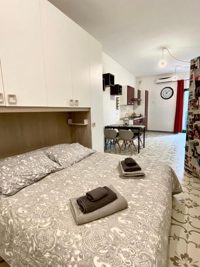B&B Le Statuine guest house Barletta Extérieur photo