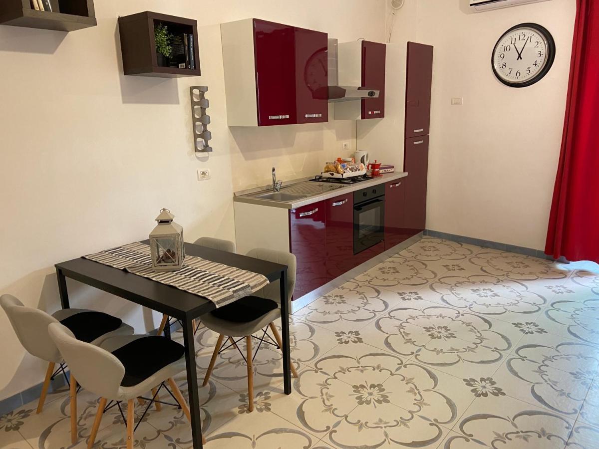 B&B Le Statuine guest house Barletta Extérieur photo