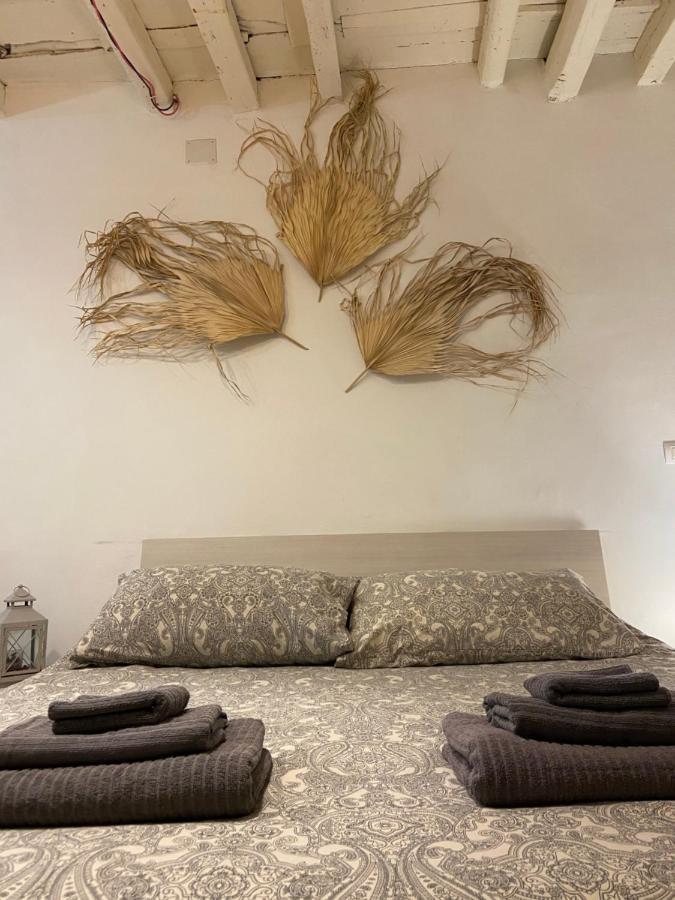 B&B Le Statuine guest house Barletta Extérieur photo